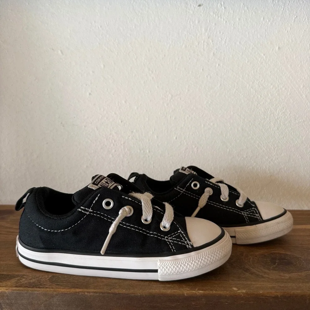 Converse Chuck Taylor All Star Sneakers Toddler Size 9 Black White Low Top